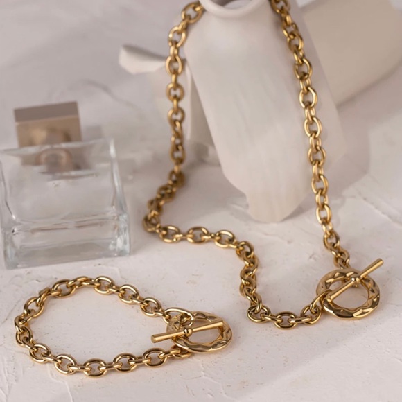 Stainless Steel Women Necklace & Bracelet Set - Picture 2 of 7